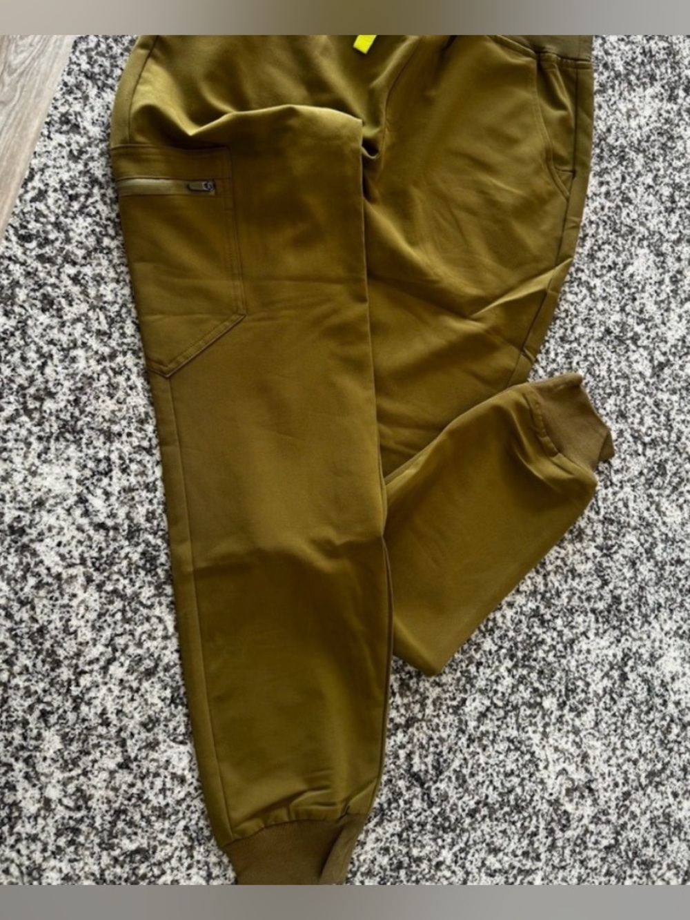 Figs- women's joggers
Green ZAMORA Yoga size small